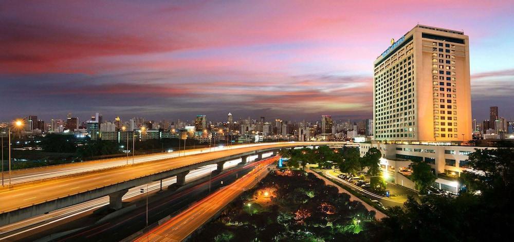 Golden Tulip Sovereign Hotel Bangkok Zewnętrze zdjęcie
