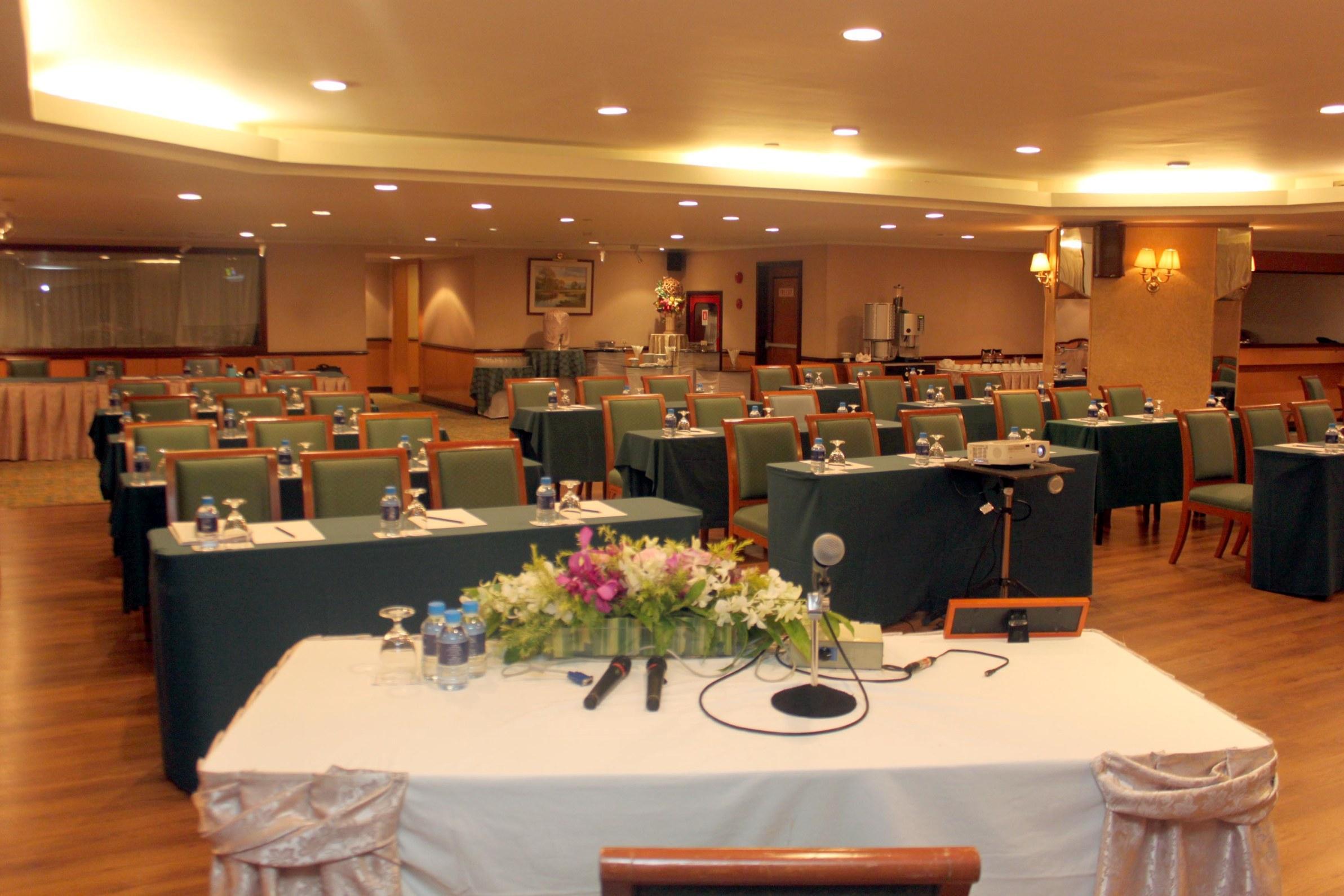 Golden Tulip Sovereign Hotel Bangkok Zewnętrze zdjęcie