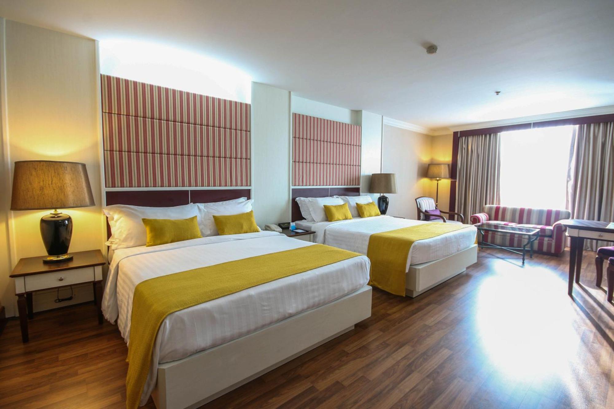Golden Tulip Sovereign Hotel Bangkok Zewnętrze zdjęcie