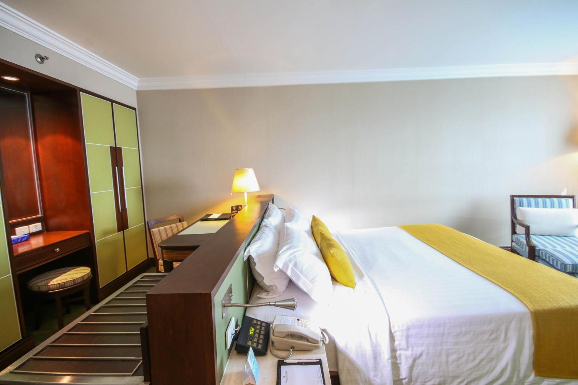 Golden Tulip Sovereign Hotel Bangkok Zewnętrze zdjęcie