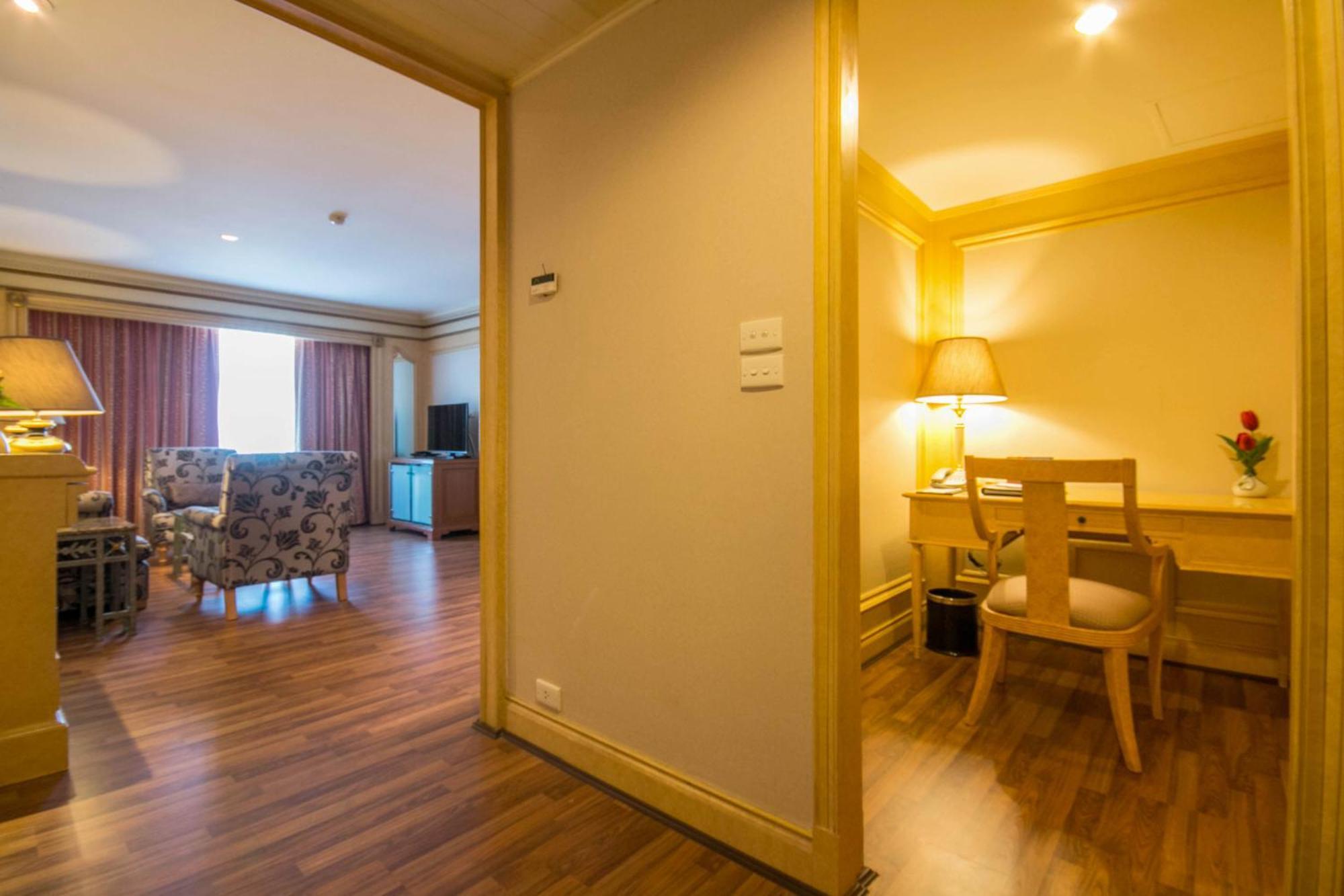 Golden Tulip Sovereign Hotel Bangkok Zewnętrze zdjęcie