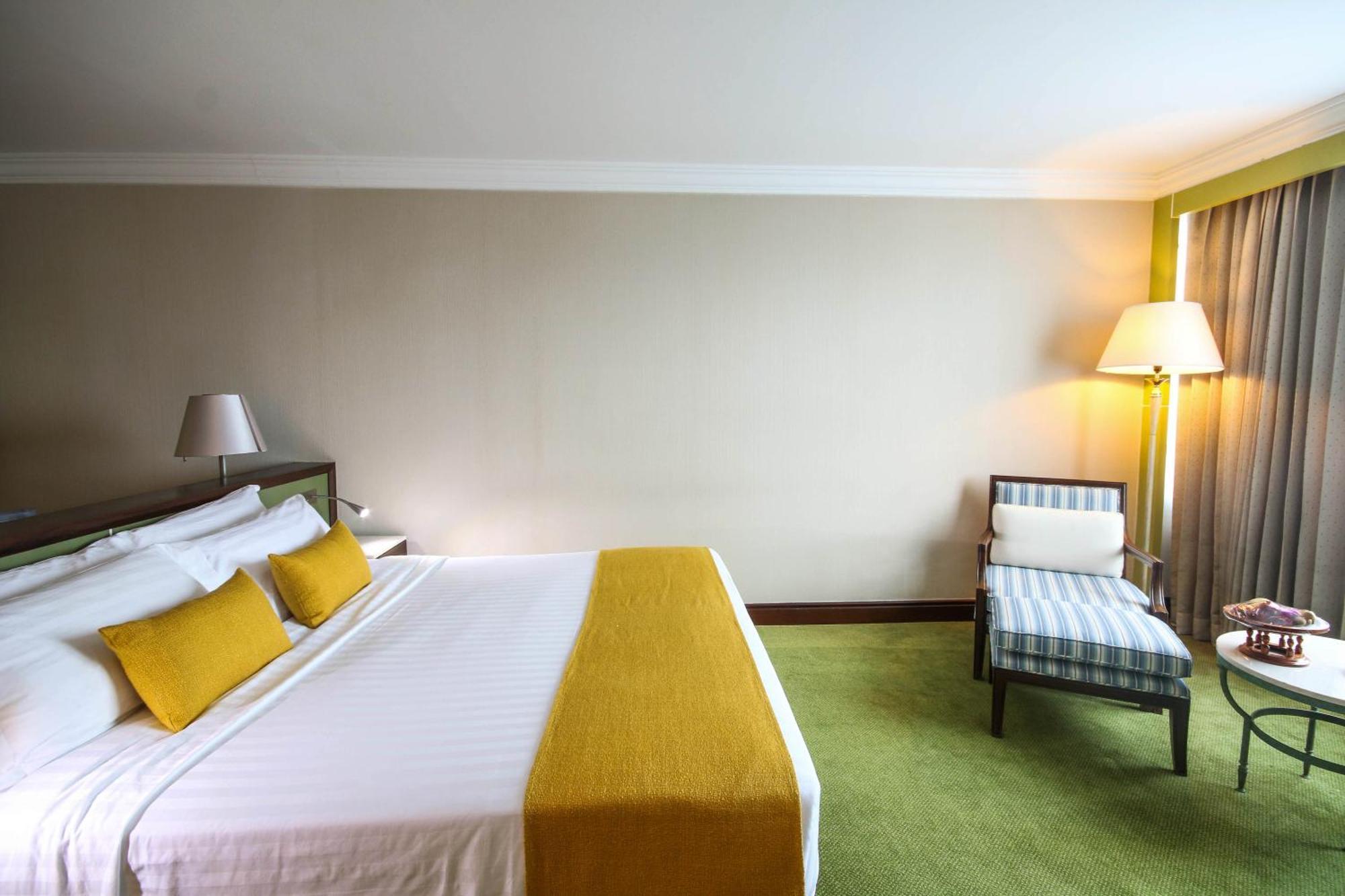 Golden Tulip Sovereign Hotel Bangkok Zewnętrze zdjęcie