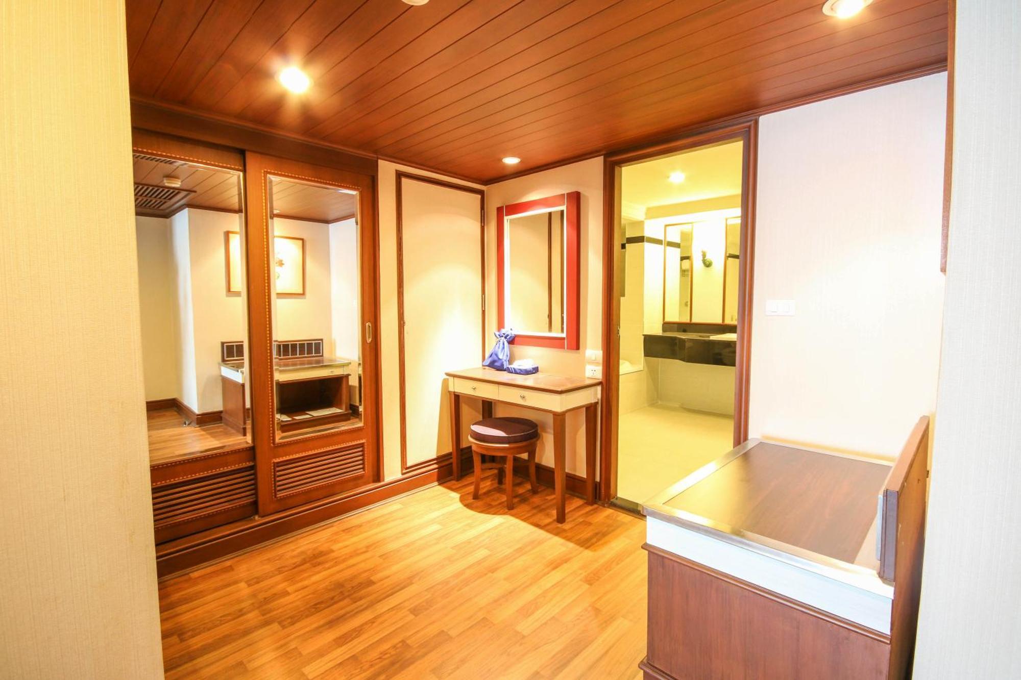 Golden Tulip Sovereign Hotel Bangkok Zewnętrze zdjęcie