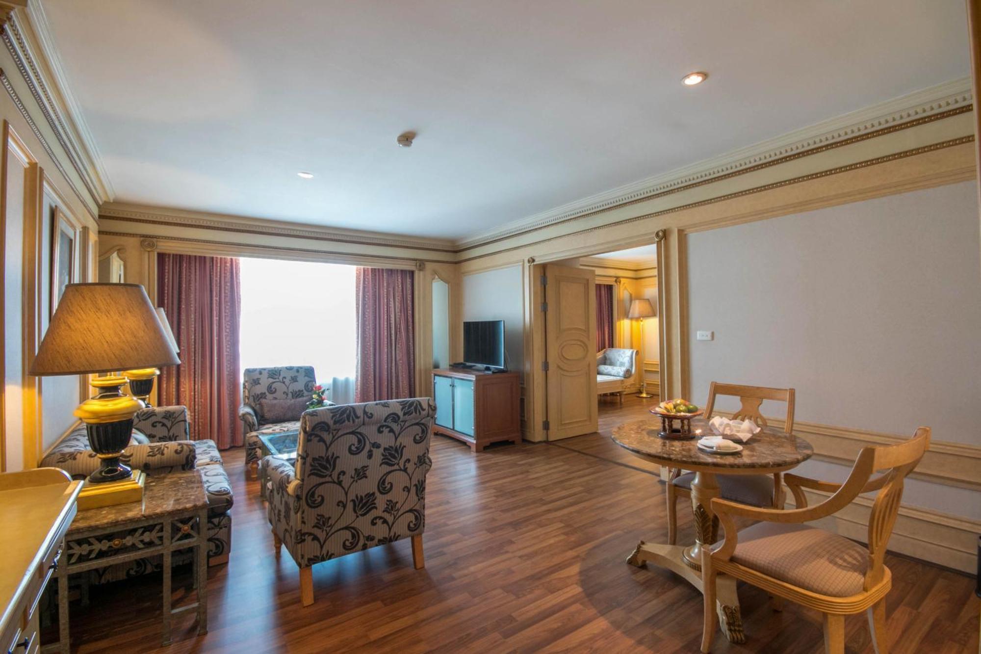 Golden Tulip Sovereign Hotel Bangkok Zewnętrze zdjęcie