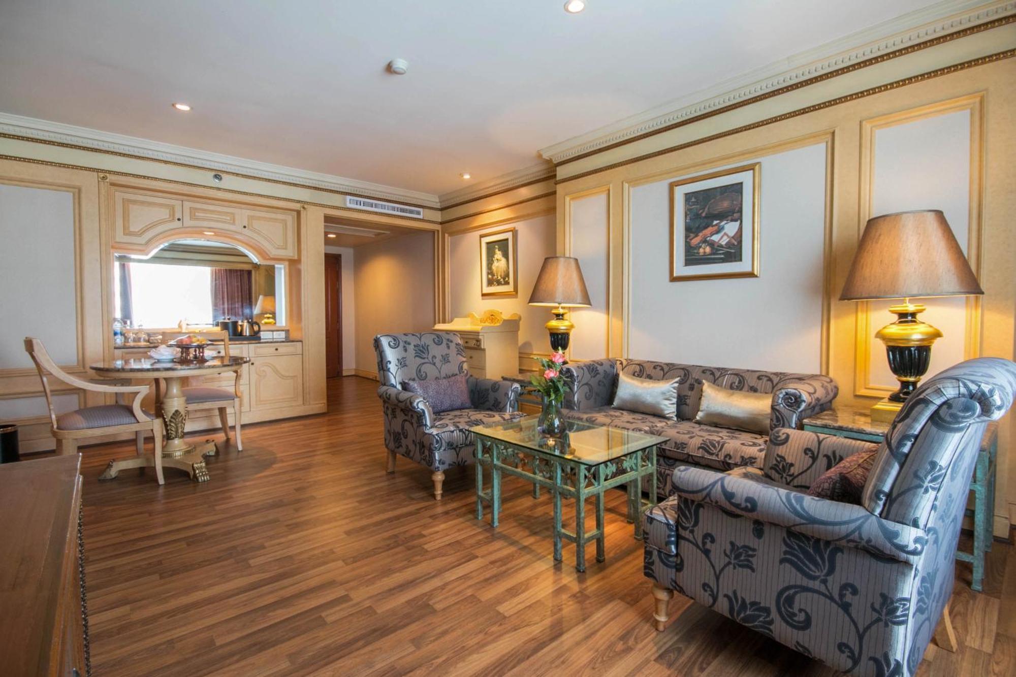 Golden Tulip Sovereign Hotel Bangkok Zewnętrze zdjęcie
